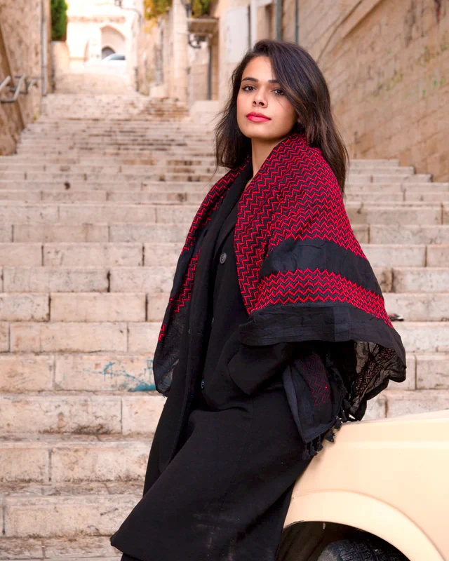 um_suleiman_hirbawi_kufiya_keffiyeh-5.webp
