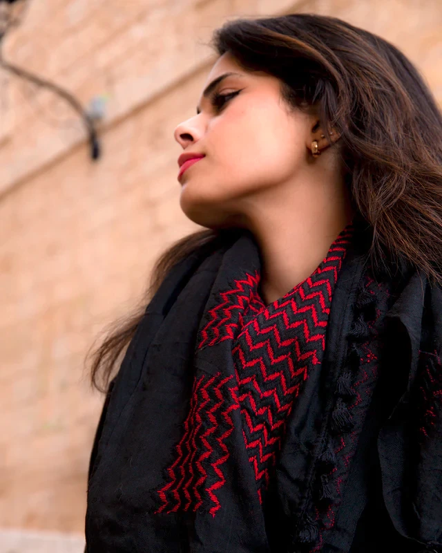 um_suleiman_hirbawi_kufiya_keffiyeh-3.webp