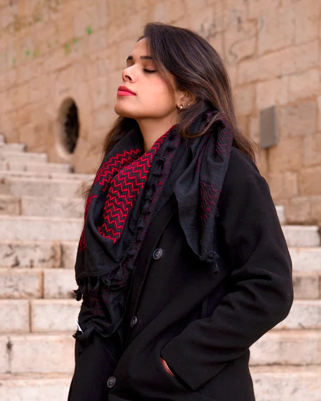 um_suleiman_hirbawi_kufiya_keffiyeh-2.webp